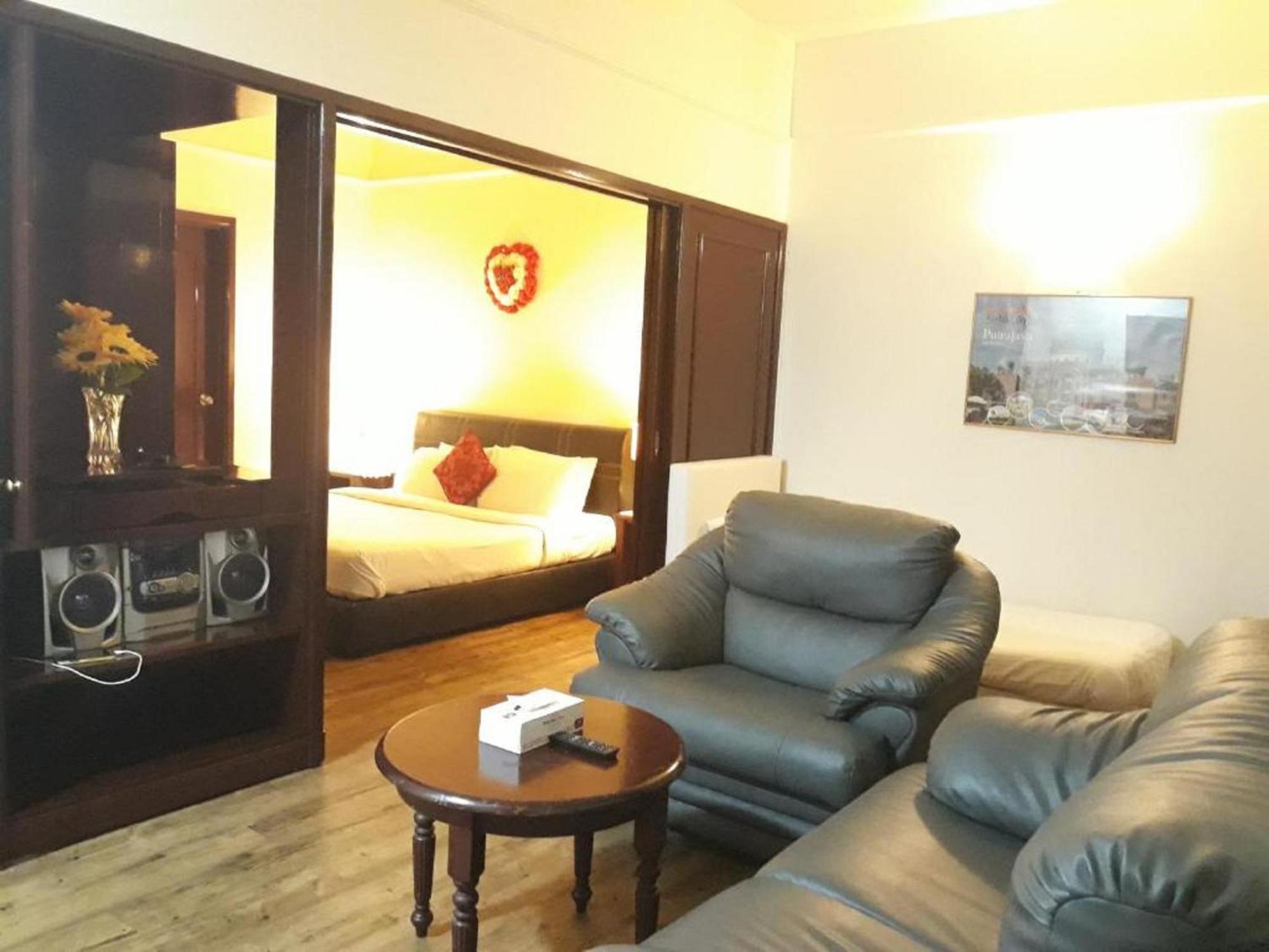 Kl Urban Times Square Apartemen
